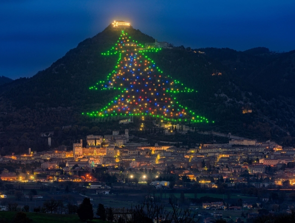 Natale 2023 a GUBBIO Vacanze Italia